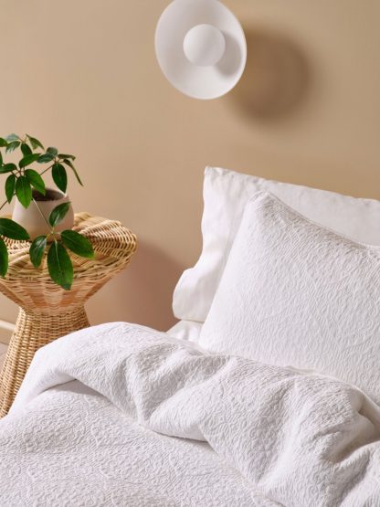 Linen House Quilt Set Lilou White - Image 2
