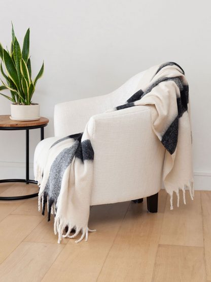 Embrace Throw Tartan