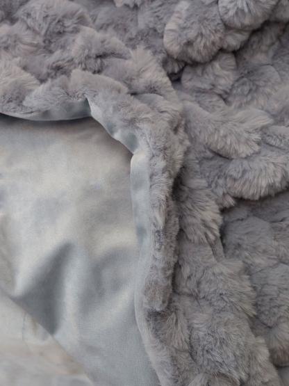 Arctic Snug Throws - Image 9